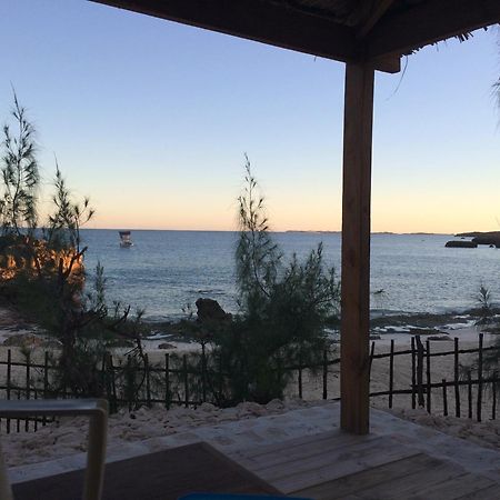 Vazaha Vezo Bed & Breakfast Andavadoaka ภายนอก รูปภาพ