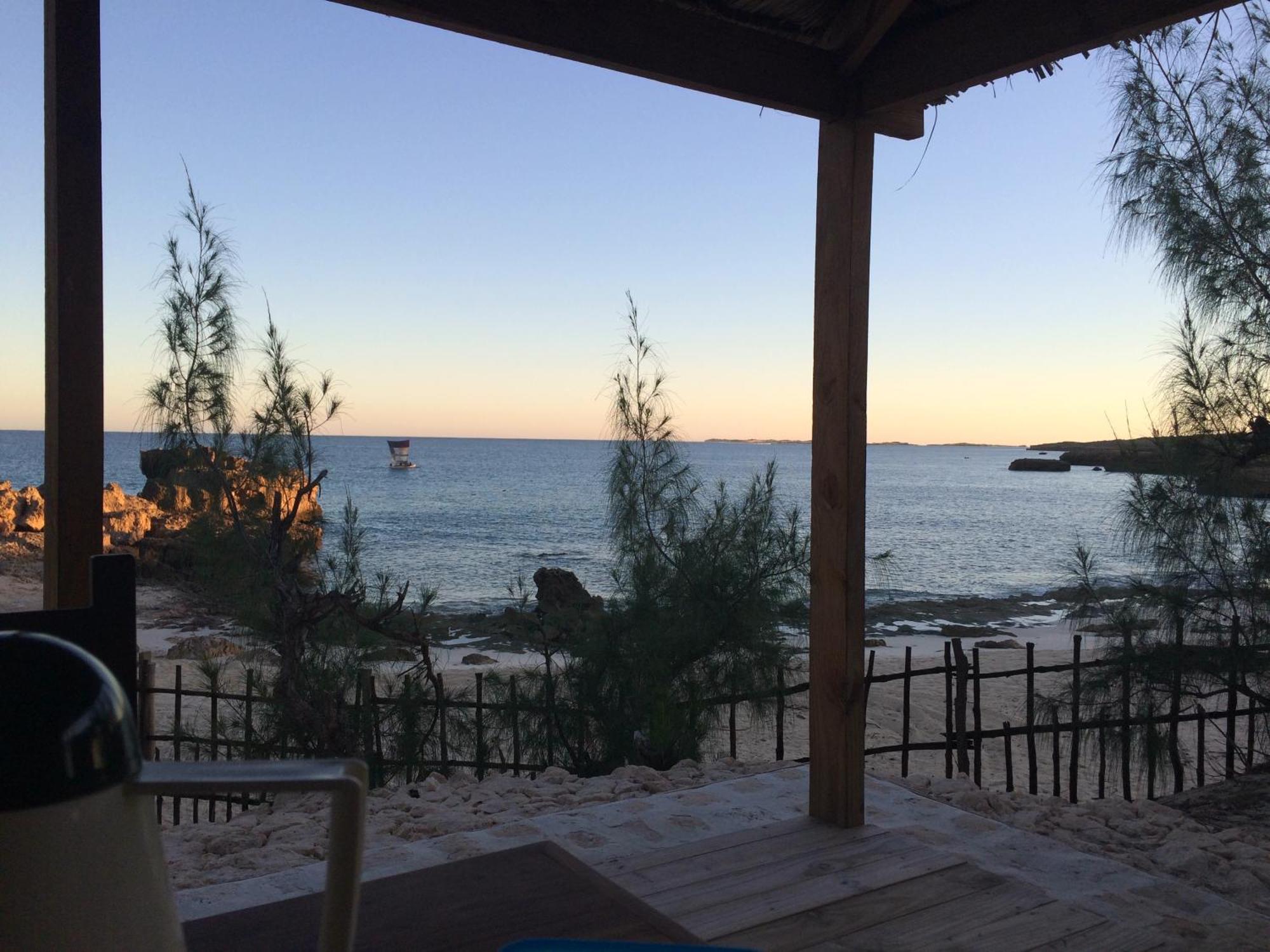 Vazaha Vezo Bed & Breakfast Andavadoaka ภายนอก รูปภาพ