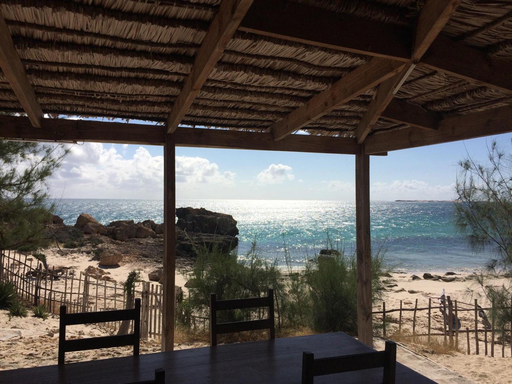 Vazaha Vezo Bed & Breakfast Andavadoaka ภายนอก รูปภาพ