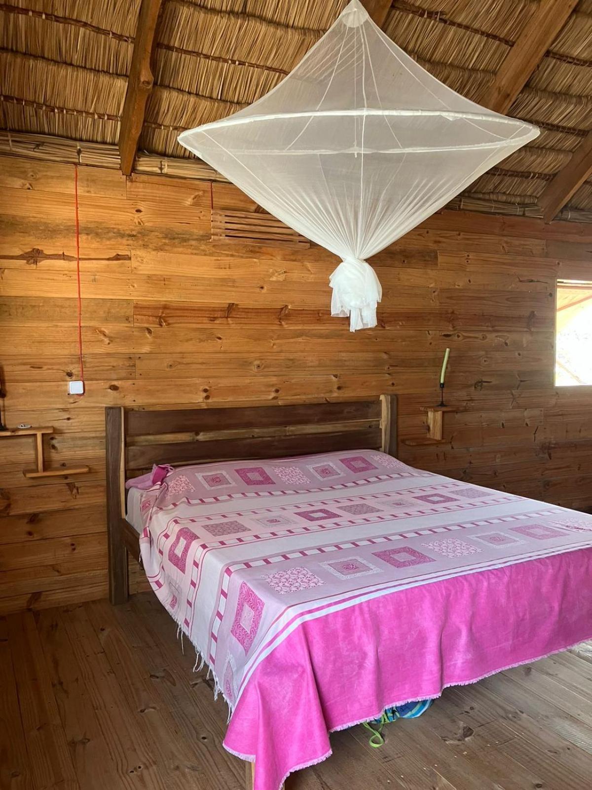 Vazaha Vezo Bed & Breakfast Andavadoaka ภายนอก รูปภาพ